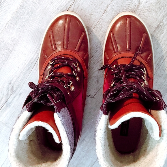 SOLD Ladies winter boots - Picture 3 of 7